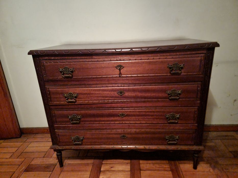 Cómoda com design antigo