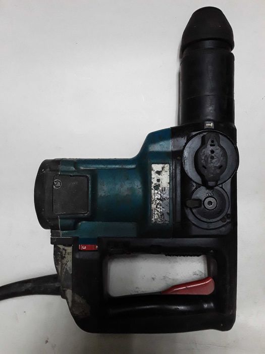 Перфоратор- отбойник Makita HR3000C
