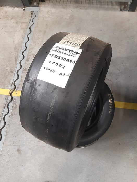 Pneus toyo r888r usados e slicks