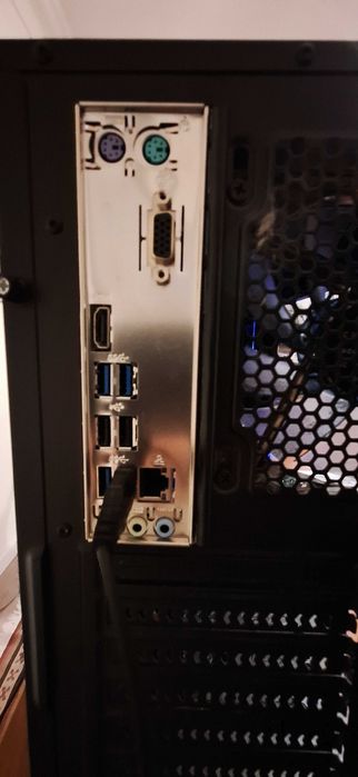 Torre e teclado gaming PC Fierce