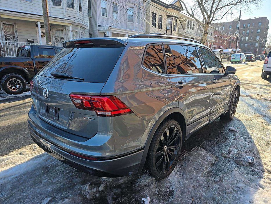 Volkswagen Tiguan SE R-Line Black 2021 — стиль и полный привод