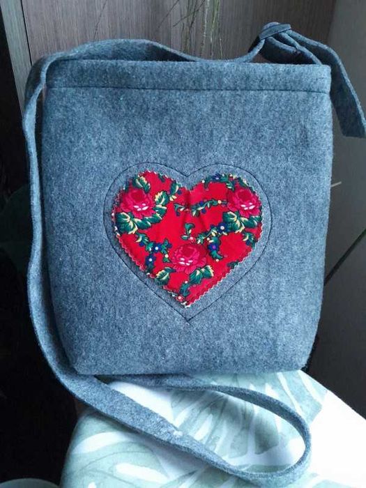 Torebka listonoszka Folk z filcu