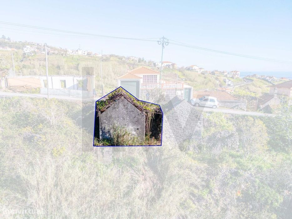 Terreno com Palheiro | Caminho do Lombo do Doutor – Calheta