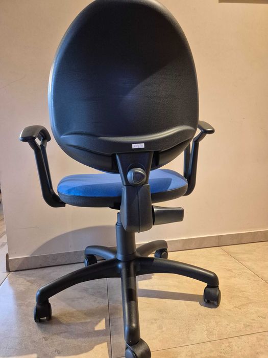 Krzesło / fotel obrotowy na kółkach do biurka dla dziecka / młodzieży