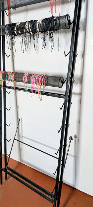 Stojak na bransoletki