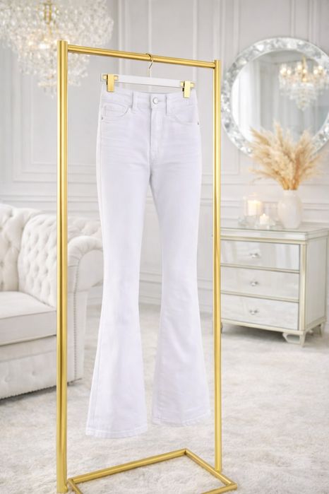 Białe spodnie jeans dzwony XL najnowsza kolekcja na wiosnę