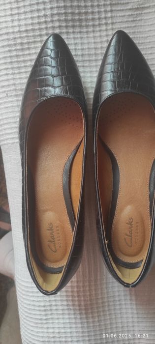 Туфлі жіночі Clark's 39 розмір класичні середній каблук як нові