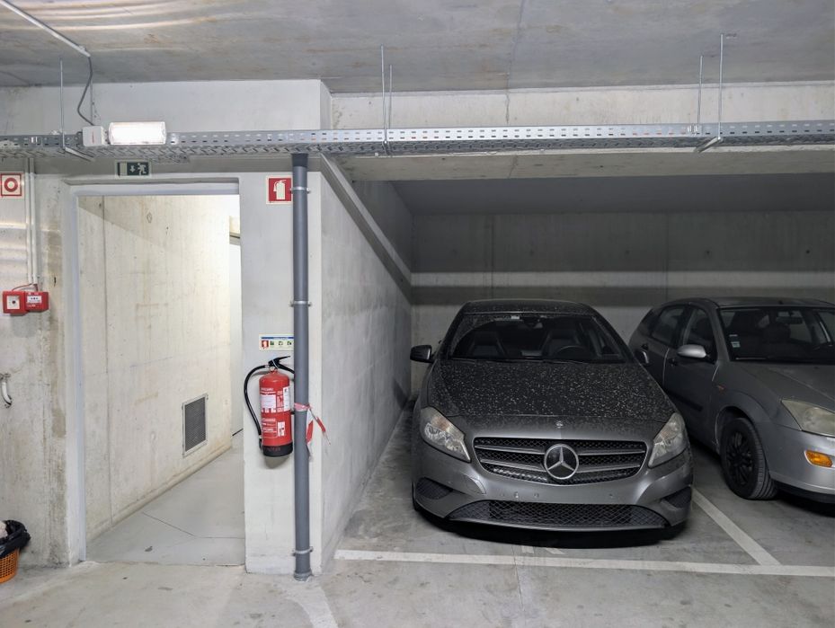 Apartamento T1 com lugar garagem Centro Valença