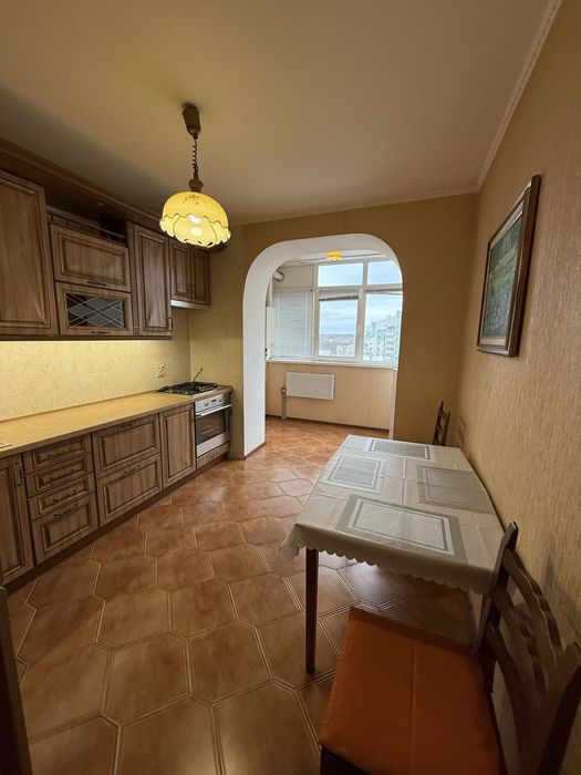 Оренда гарної 2 кімнатної квартири на Поділлі, біля Поділля-Сіті.