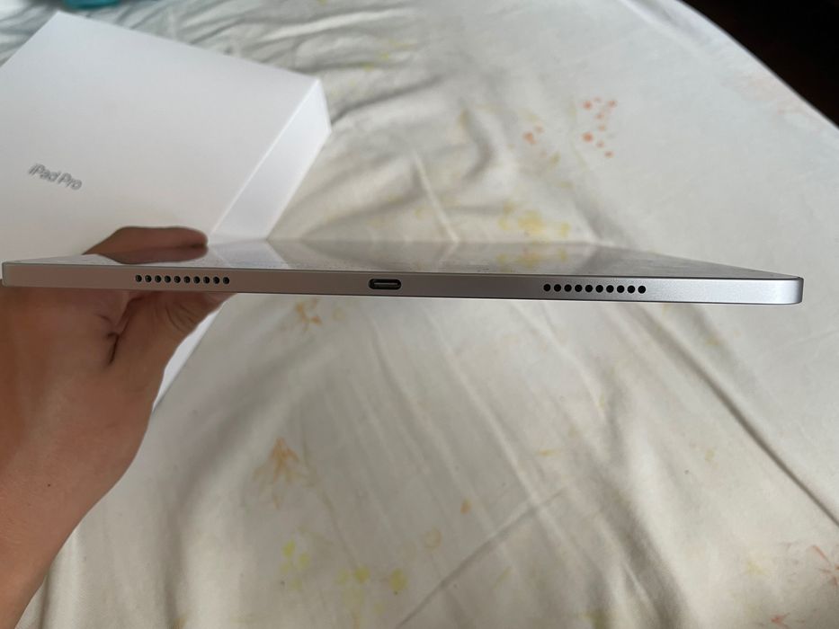iPad Pro 12.9” 6.ª Geração 256GB - Troca por BMW