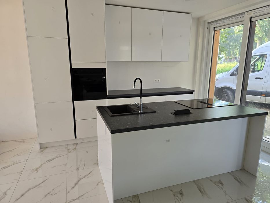 Meble na wymiar / kuchnie / szafy / krótkie terminy