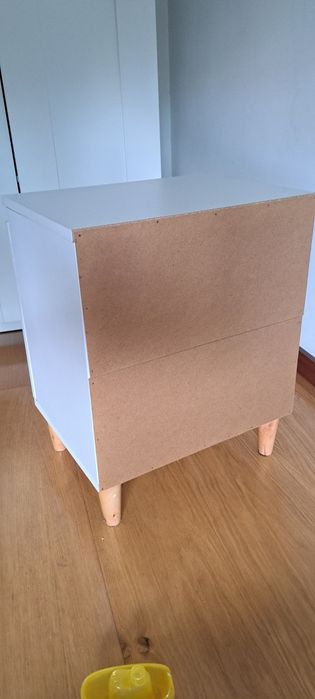 Mesa de cabeceira IKEA