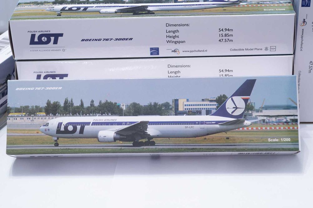 PLL LOT Boeing 767-300ER SP-LPC skala 1:200 NOWY