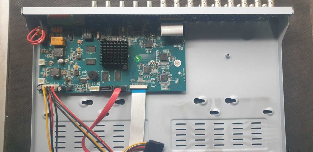 EvoVizion AHDVR-9716 16-канальный видеорегистратор Б/У