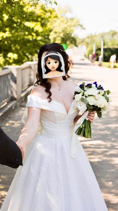 Продам дуже гарну весільну сукню, нову с салону