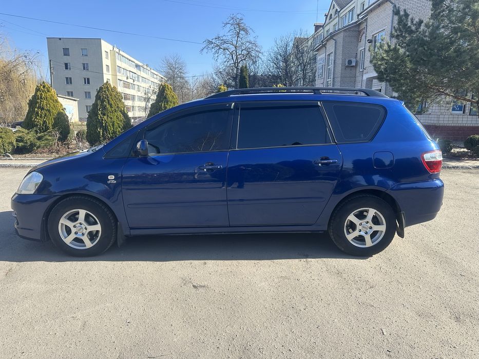 Продам тойота авесис версо