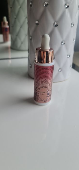 Nivea Liftingujące i eucerin serum do twarzy)