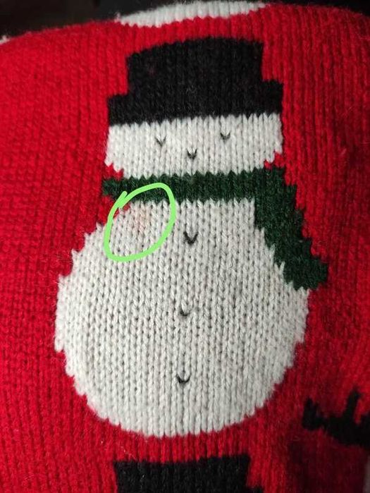 Czerwony sweter świąteczny z bałwankami Next