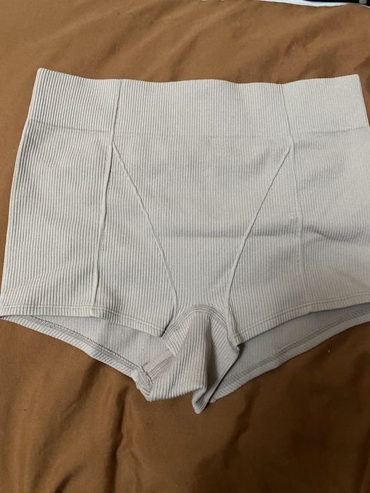 Комплект  женского белья, шорты и бюстики