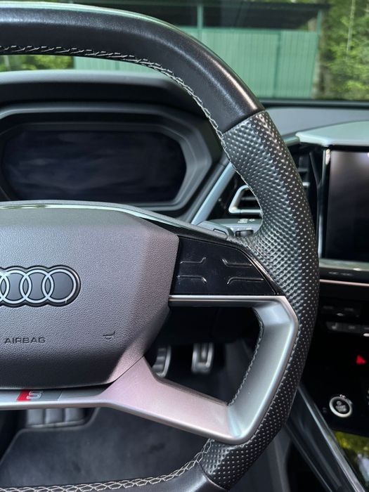 Авто Audi q4 sportback e-tron