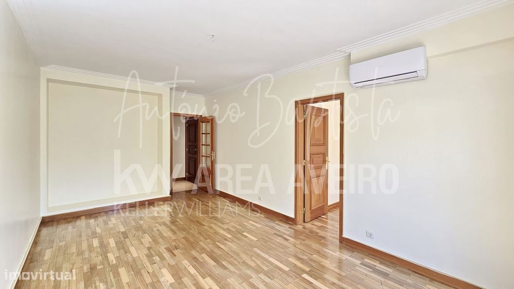 T2 Remodelado no Alboi | Vistas de Parque e Garagem Fechada em Aveiro