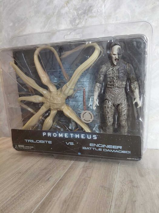 Figuras Neca Prometheus Trilobite vs Enginner Battle Damaged