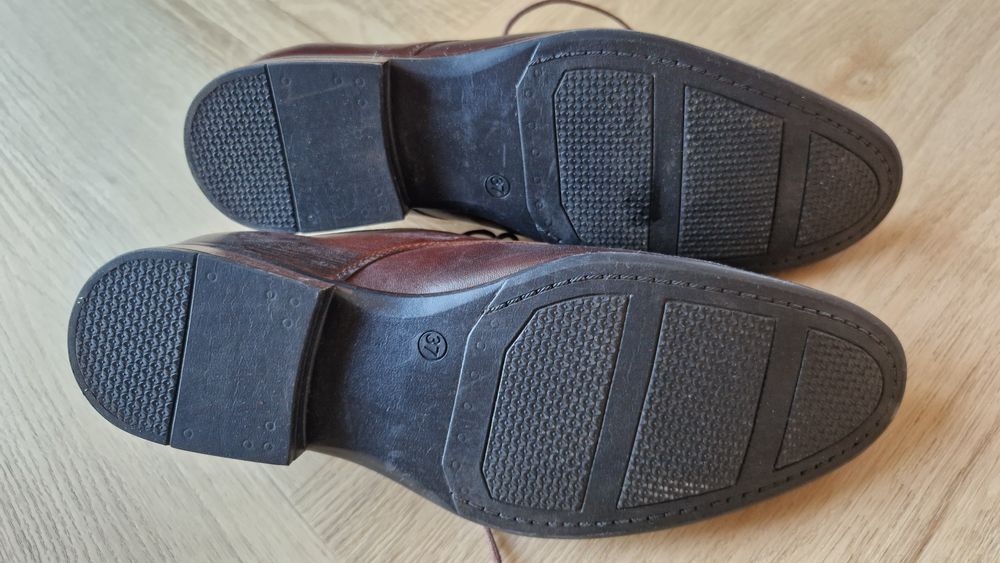 Eleganckie buty chłopięce r.37