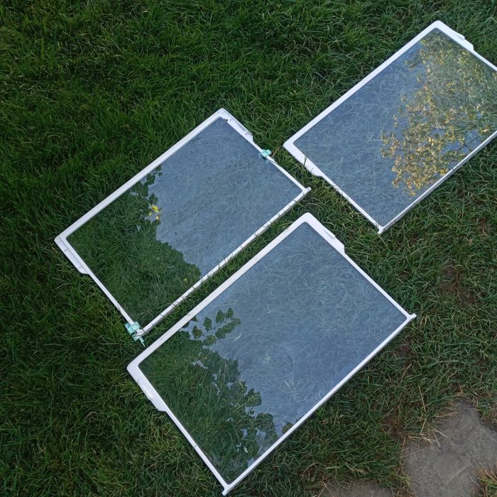 Продам холод. к Bauknecht  ящ. и стекло термос(в описи)