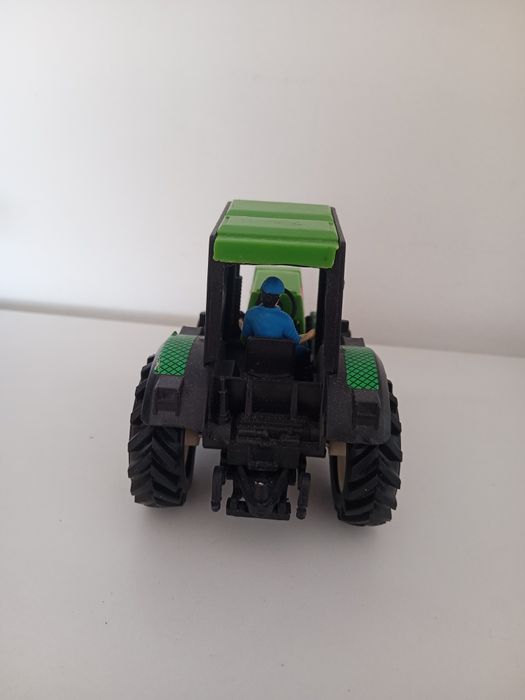 Brinquedo Trator RZ-1