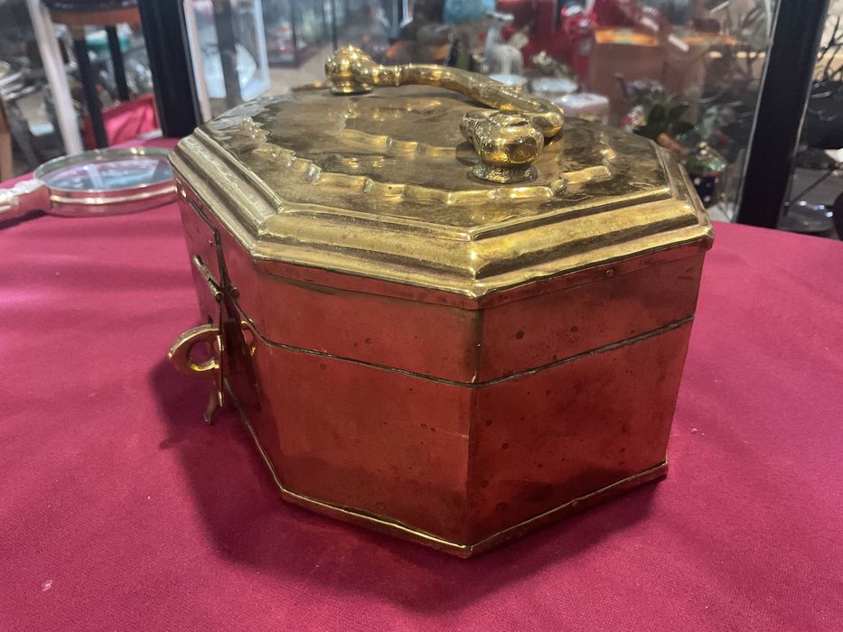 Cofre em latão com divisórias, 20x15 cm mais anúncios abaixo