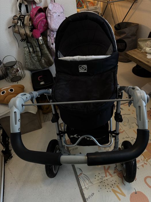 Отдам бесплатно коляску с автокреслом MAXI COSI