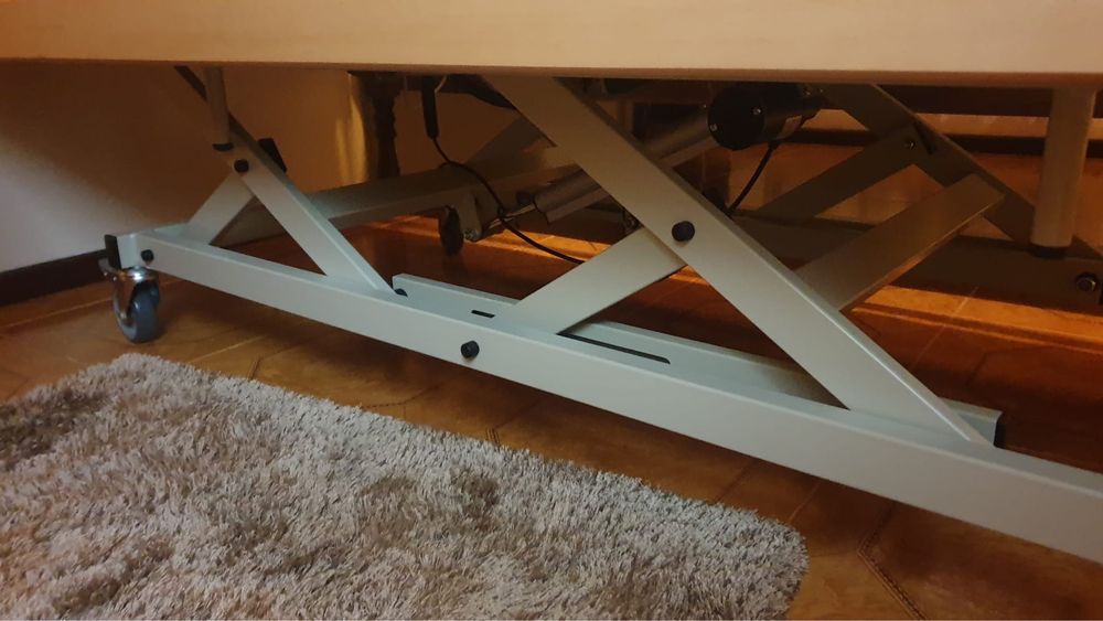 Cama articulada nova tem quinze fias de uso