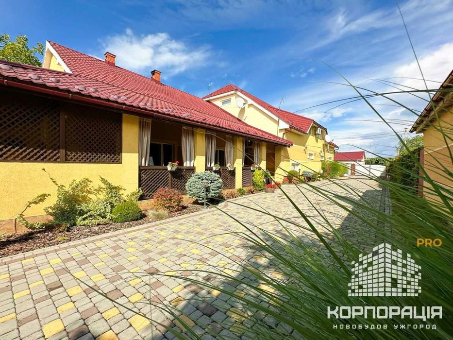 Продаж готового будинку, 280 м2,  28 соток, с.Галоч, 11 км до Ужгорода