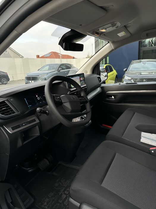 Wynajem nowego 9-osobowego Citroëna Spacetourer z 2024