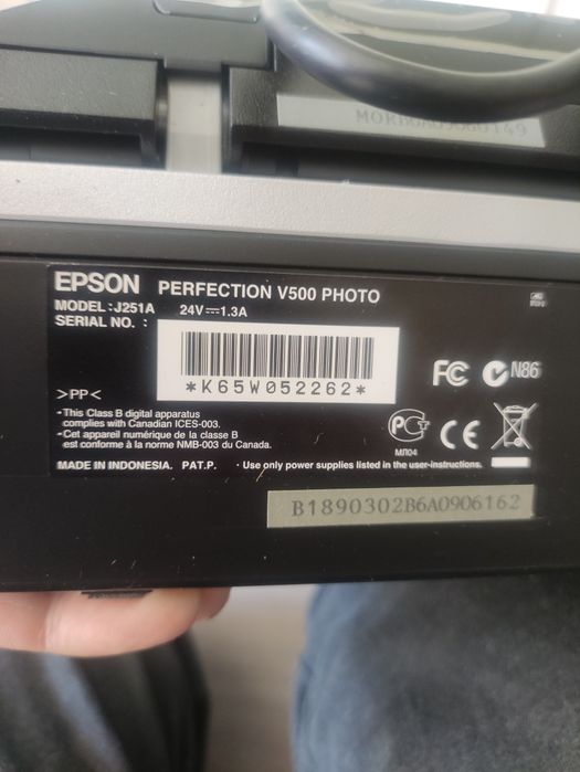 Планшетный сканер EPSON V500 PHOTO