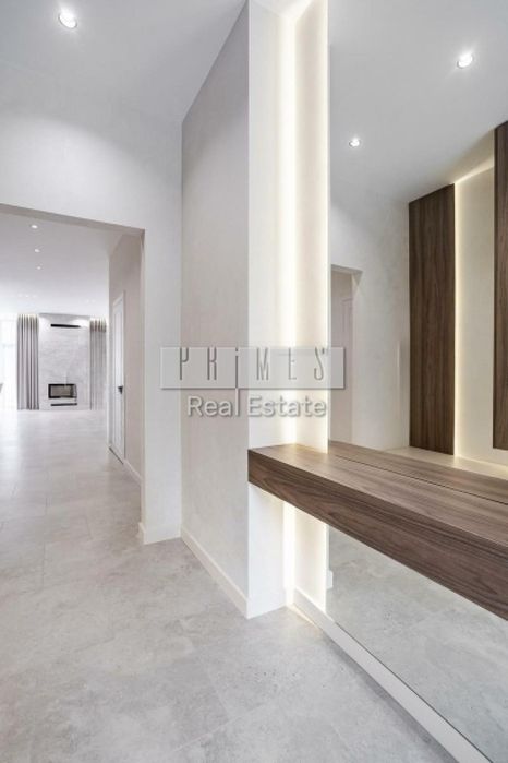 Продаж будинку Лісники, новий ремонт. Газ. Стіни-цегла.