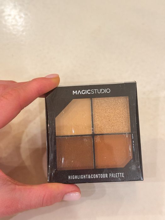 Nowa zapakowana paletka magic studio highlight&contour palette