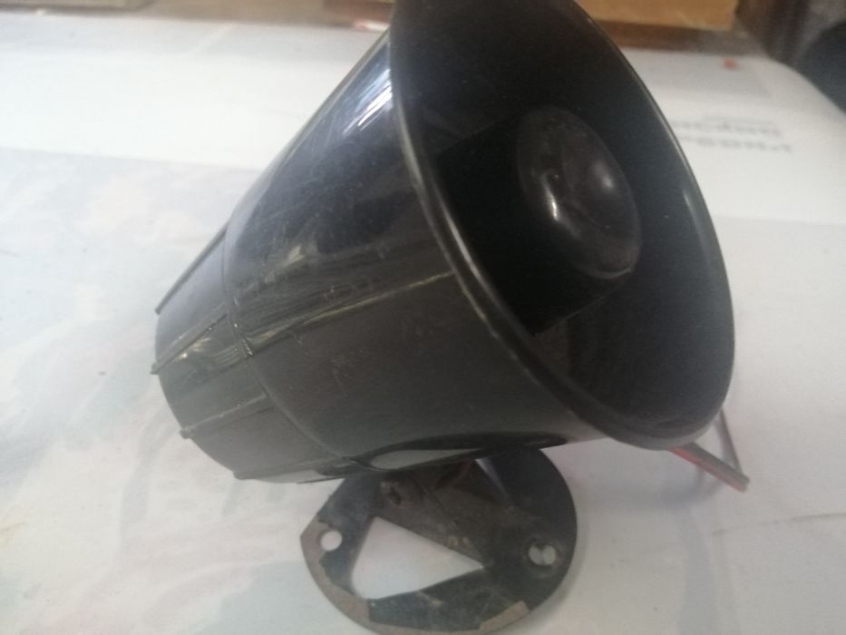 Сигнал-сирена автосигнализации.