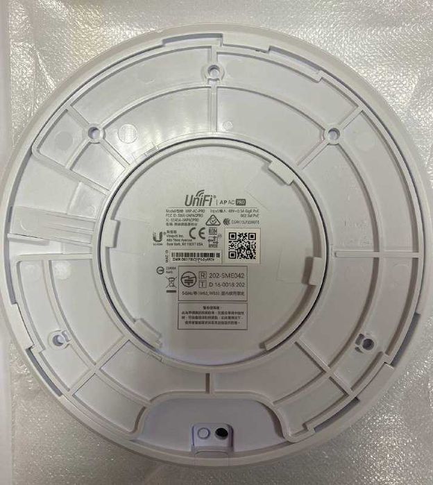 Точка доступу Wi-Fi Ubiquiti UniFi AP AC Pro (UAP-AC-PRO)