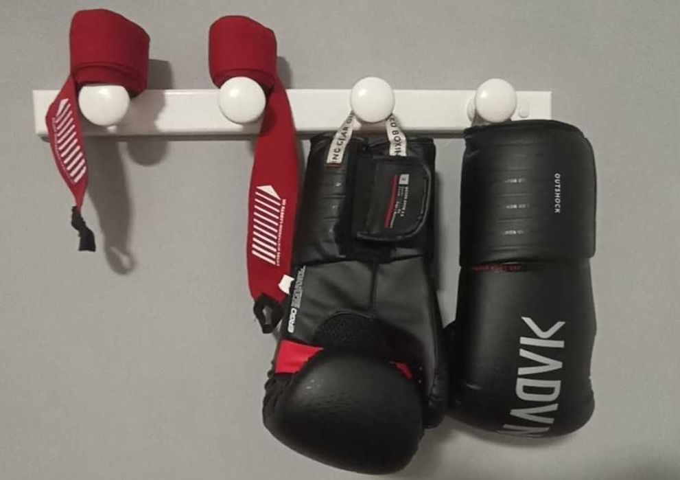 Saco de Boxe + Luvas + Fitas Como NOVO