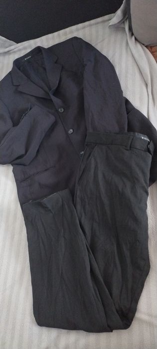 elegancki garnitur męski marki Vistula – czarny, klasyczny komplet: ma