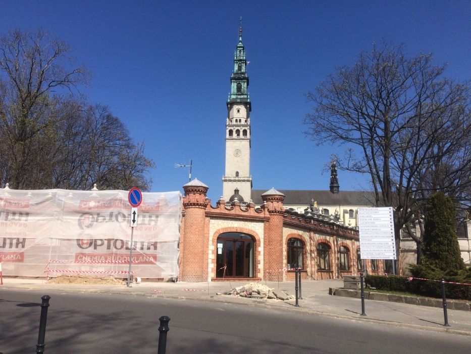 Piaskowanie i Sodowanie cegły klinkieru piaskowca elewacji ceglanej