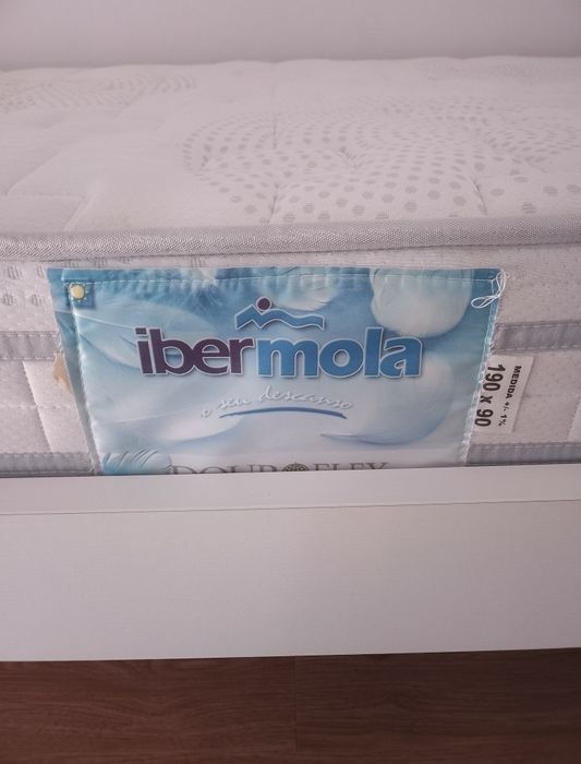 Cama solteiro rosa + colchão