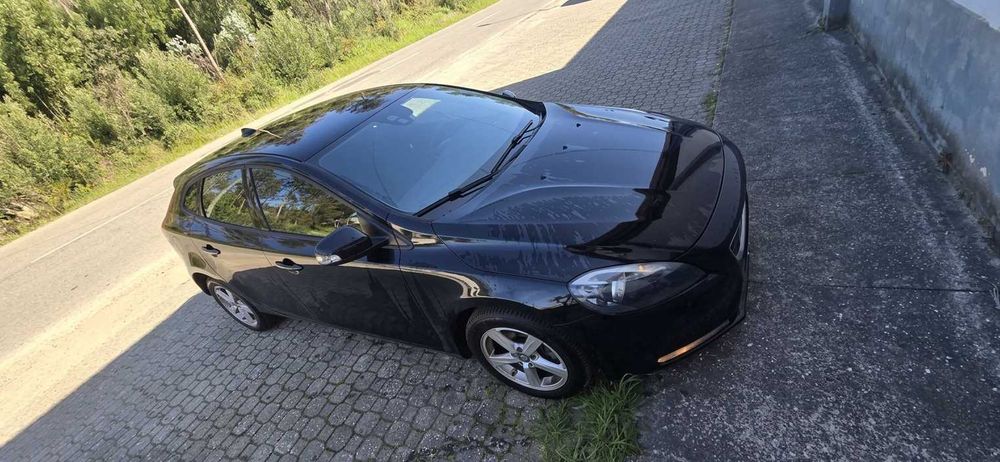 Volvo V40 1.6 Diesel – 114cv | 180.000km | Excelente estado