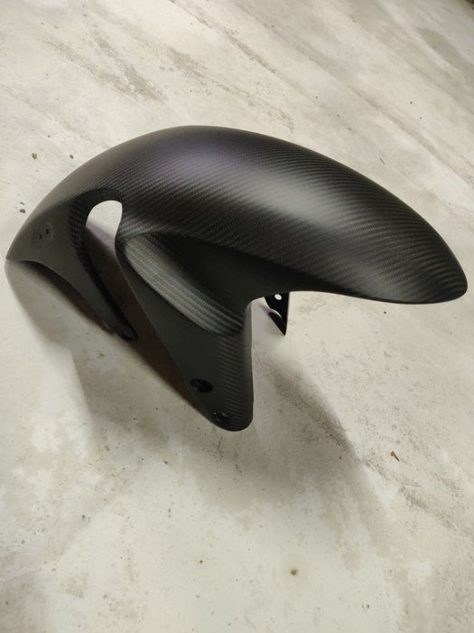 Guarda lamas frontal CARBONO Suzuki GSX