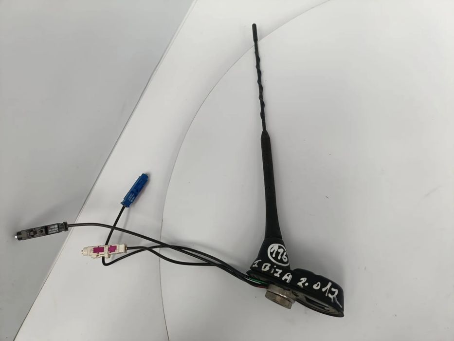 Base de antena SEAT Ibiza IV (6J5, 6P1)