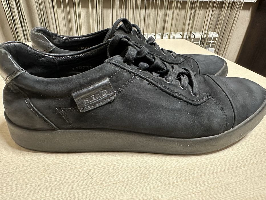 Чоловічі туфлі 43 розміру