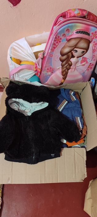 Дитячі речі/товари/іграшки