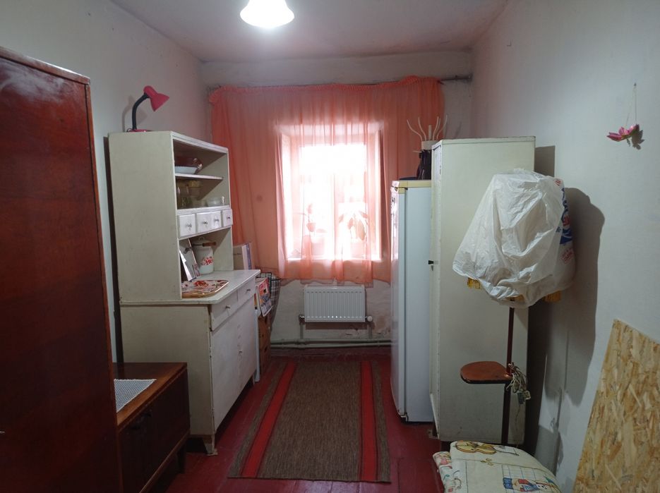 Продаю дом - 4 ком., можно на 2 семьи, космет ремонт. Район 8 Военная