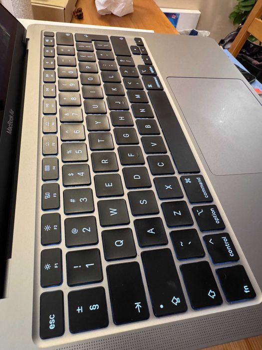 Macbook Air 13", i5, 8GB RAM, 256 GB Dysk SSD, model A2179 -stan ideal